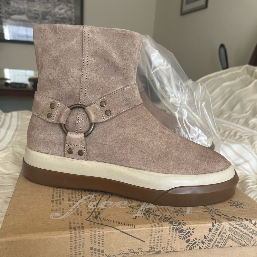 Free People collection- Bodhi Harness Boot women’s size 8.5